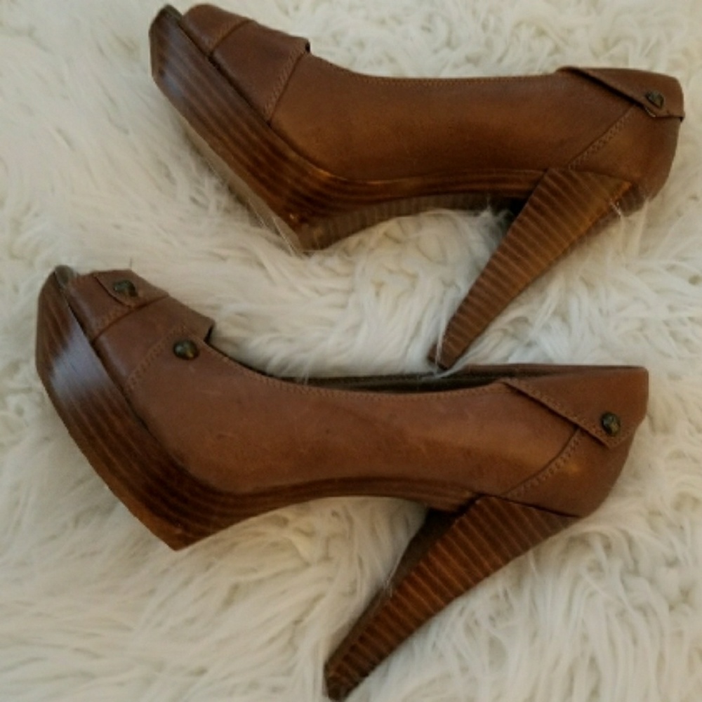BCBGeneration  Heels - Picture 4 of 6